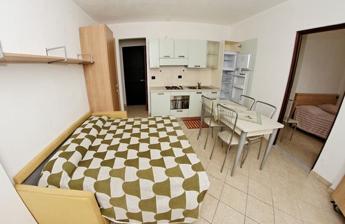 Casanova Lerrone Apartment | Inviting Agriturismo Borgo Ameno with Pool & Spa