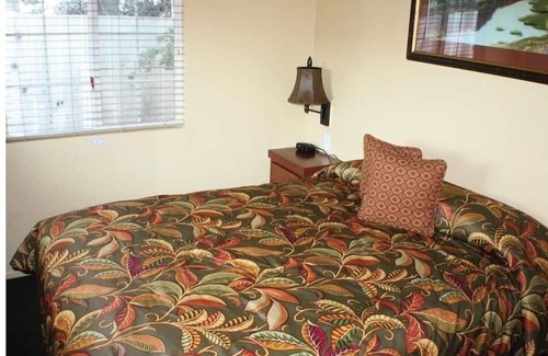 Point Arena Resort | Elegant One-Bedroom Suite with Full Amenities & Breakfast