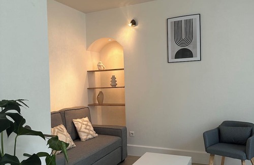 Brive-la-Gaillarde Apartment | Central Apartment with Air Conditioning & Pet-Friendly Amenities
