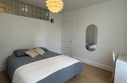 Brive-la-Gaillarde Apartment | Central Apartment with Air Conditioning & Pet-Friendly Amenities