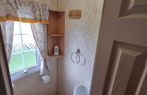 Ingoldmells Cabin | Cozy 2-Bed Cabin with Ocean View in Skegness
