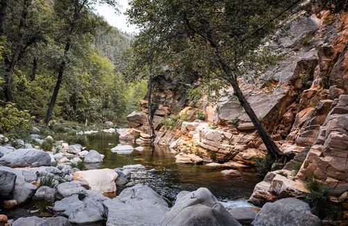 Sedona Cabin | Inviting Sedona Cabin: Hike, Fish & Enjoy Family Amenities!