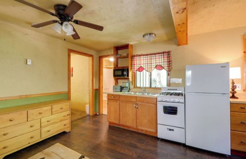 Sedona Cabin | Inviting Sedona Cabin: Hike, Fish & Enjoy Family Amenities!