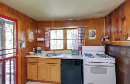 Sedona Apartment | Pet-Friendly Sedona Studio with Hiking Trail and Gas Grill