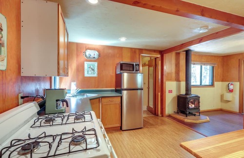 Sedona Cabin | Ideal Pet-Friendly Cabin in Sedona with Creek Access