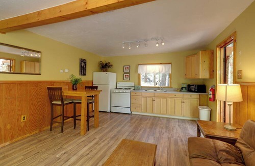 Sedona Cabin | Charming Sedona Cabin with Shared Creek & Fishing Access