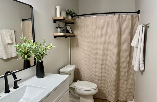 Athens House | Prime Location Near 5 Points - Pet Friendly with Pool