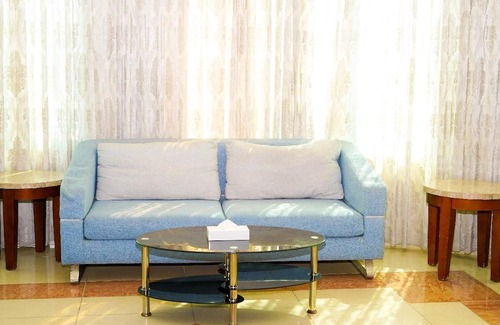 Dhahran Hotel | Golden Beach Private: Family-Friendly Stay with Pool & Dining