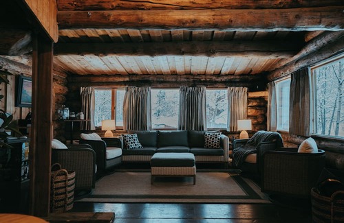 Trapper Creek Cabin | Experience the Unique Historic Chulitna River Lodge Stay