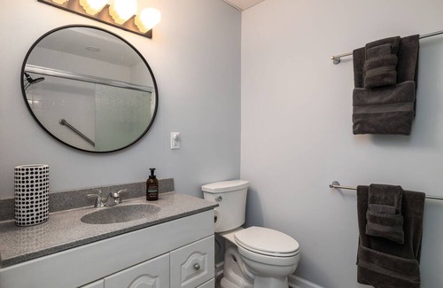 Burlington House | Idyllic Countryside Retreat with Kayaks and Scenic Trails
