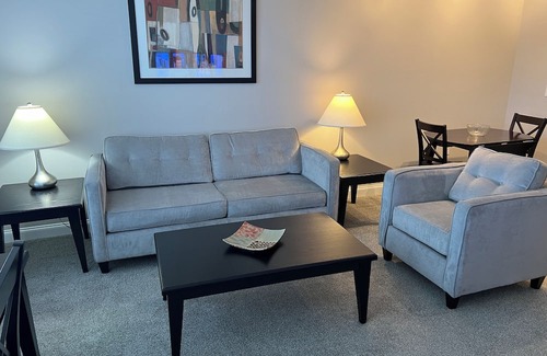 Blue Ash Apartment | Spacious Blue Ash Retreat: 2 Bedroom with Pool & Spa
