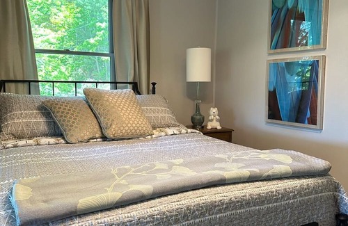 Sylva House | Mountain Top Retreat: Pet-Friendly Getaway with Spa Access