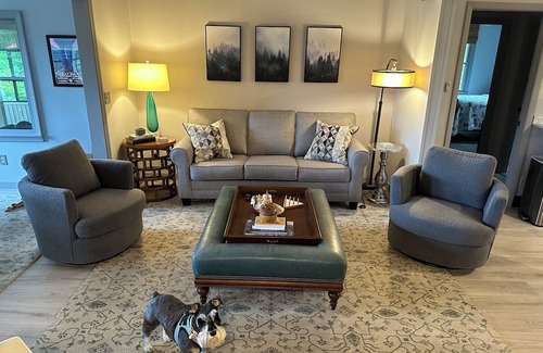 Sylva House | Mountain Top Retreat: Pet-Friendly Getaway with Spa Access