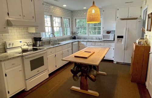 White Stone House | Scenic Retreat on the Northern Neck with Private Beach Access