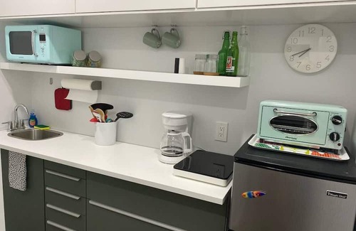 South Palm Park Neighborhood Association Apartment | Cozy Studio Apartment – Steps from the Ocean & Waterfront Park