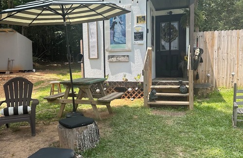 Travelers Rest Apartment | Rustic Retreat on a Farm with Pool & Family-Friendly Fun
