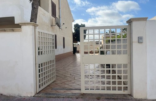 Marsala House | Relaxing Villa Settimo with Private Garden and Ocean Views