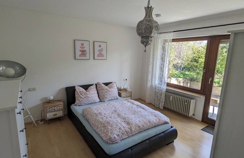 Oberlengenhardt Apartment | Cozy Ferienwohnung Wiesenblümle with Garden and Terrace