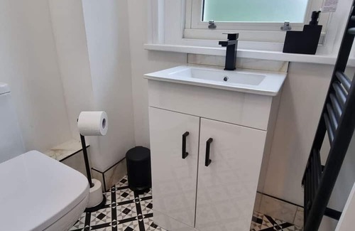 Wakefield Apartment | Cozy 1-Bed Apartment in Wakefield with Family-Friendly Amenities
