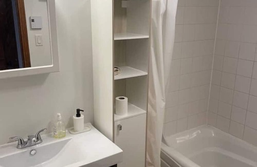 De Lorimier Apartment | Inviting Apartment in Plateau – Family-Friendly Stay