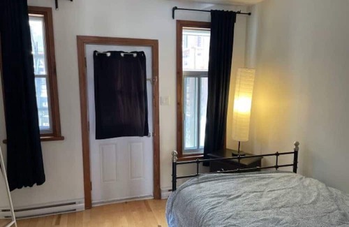 De Lorimier Apartment | Inviting Apartment in Plateau – Family-Friendly Stay
