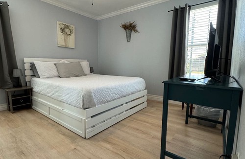 Bay Area Cottage | Bay Area Cottage: Family-Friendly Getaway with Home Comforts