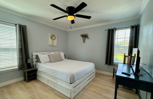 Bay Area Cottage | Bay Area Cottage: Family-Friendly Getaway with Home Comforts