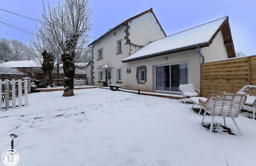 Pulverieres House | Family-Friendly Stay at Gîte des Rossignols - PULVERIERES