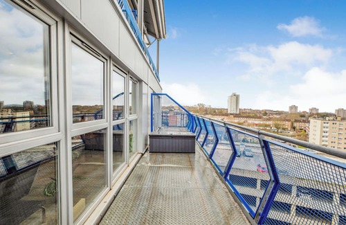 Woolwich Apartment | Modern Flat Just 5 Mins from Woolwich Arsenal Station