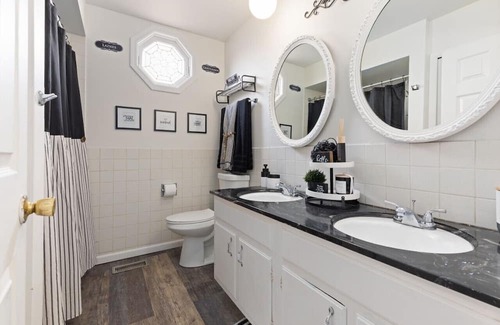 Country Club Hills House | Relax at The Hills: Family-Friendly 3-Bed Retreat with Pool