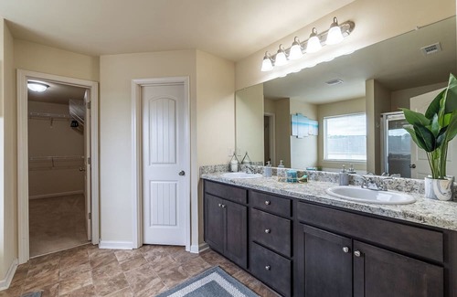Dacula House | Elegant 4-Bedroom Retreat with Top-Tier Amenities Await