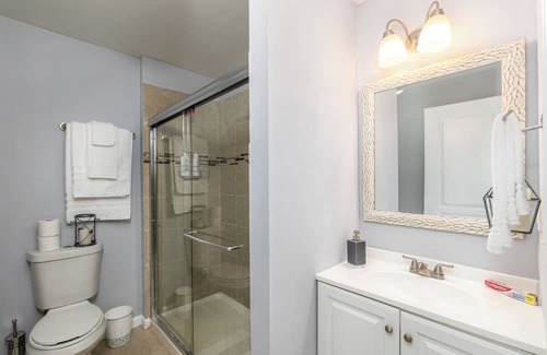 Dacula House | Elegant Suite with Premium Amenities in Prime Location