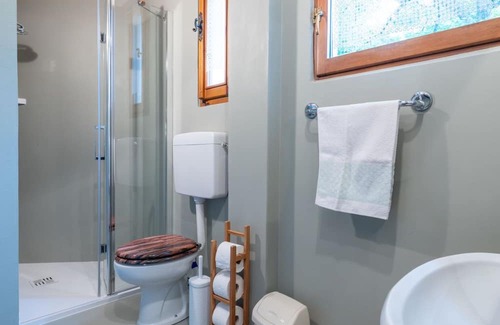 Barcis House | Experience Cjasa Sole: Lake View with Spa and Family-Friendly Amenities