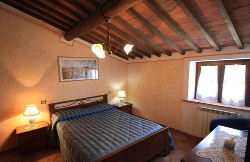 Montorsaio House | Pet-Friendly Retreat at La Fornace with Breakfast Included