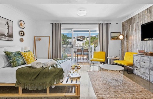 Forresters Beach House | Oceanfront Getaway at Beachside Bliss - Forresters Beach