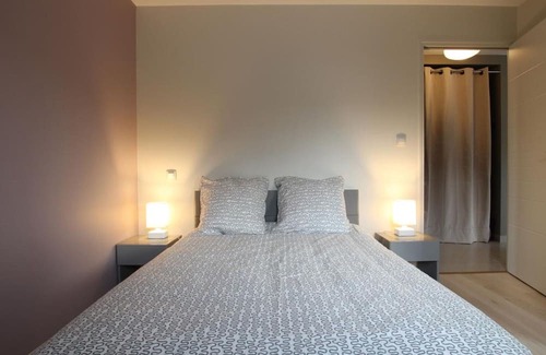 Jullouville Cottage | Cozy Gite Jullouville with Pool and Family-Friendly Amenities