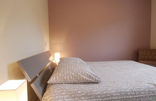 Jullouville Cottage | Family-Friendly Gite Jullouville with Pool and Spa