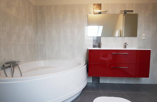 Jullouville Cottage | Family-Friendly Gite Jullouville with Pool and Spa