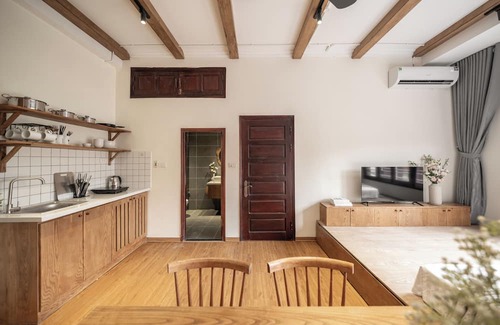 Old Quarter Apartment | Pet-Friendly FULL HOUSE Villa with Big Jacuzzi & Pool