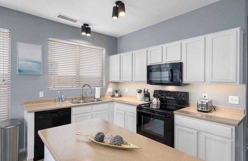 Deer Valley House | Inviting Getaway at Pleasant on W Fallen Leaf Ln