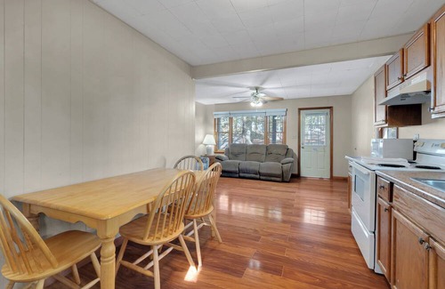 Jamestown Cabin | Inviting 3-Bedroom Rustic Cabin Near Marina and Pool