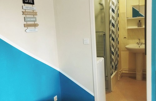 Chambray-les-Tours Apartment | Convenient Studio with Parking - Ideal for Families