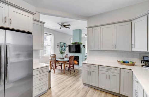 Urban Core Cottage | Spacious Retreat for 11 with Pet-Friendly Amenities