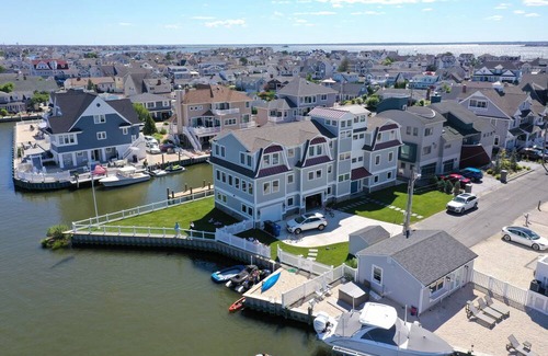 Mantoloking House | Modern Bayfront Home Minutes from the Beach & Pet Friendly!