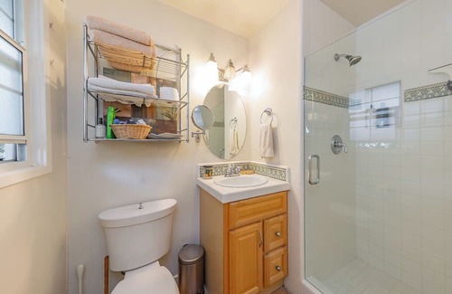 Ojai House | Pet-Friendly Ojai Home with Ocean Views and Spa Access