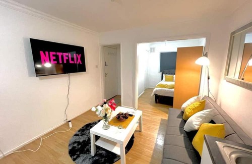 Stevenage Apartment | Discover Stevenage Studios: Superior Suite Awaits You