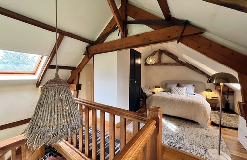 Saint-Simeon Cottage | Modern Getaway at La Pommeraie Near Pont Audemer