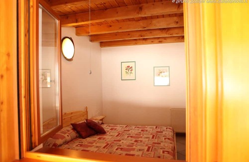 Forgaria nel Friuli Ski Chalet | Peaceful Cabin Retreat with Ocean Views & Spa Amenities
