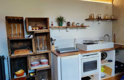 Mezel Apartment | Family-Friendly Vrbo Property with Hot Tub and Kitchen