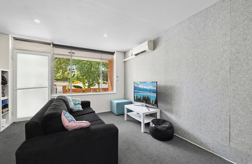 Clayton Apartment | Convenient Stay Near Monash University Clayton for Families